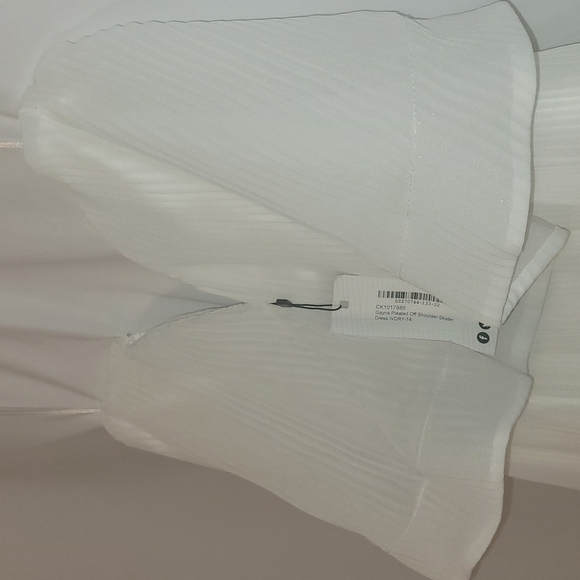 BOOHOO White Strapless Deep V Neck Mini Dress - Picture 3 of 14